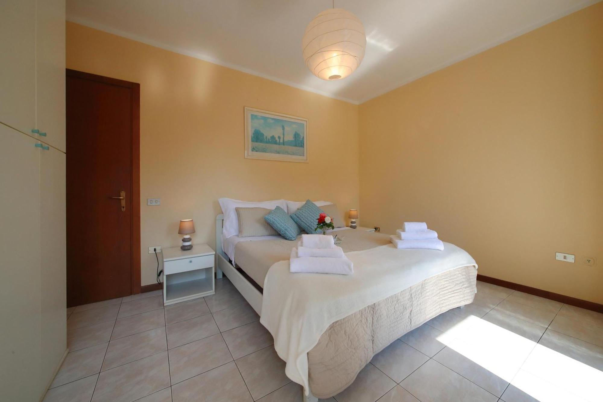 Petalo Bianco 100M From Lake - Happy Rentals Baveno Exterior foto